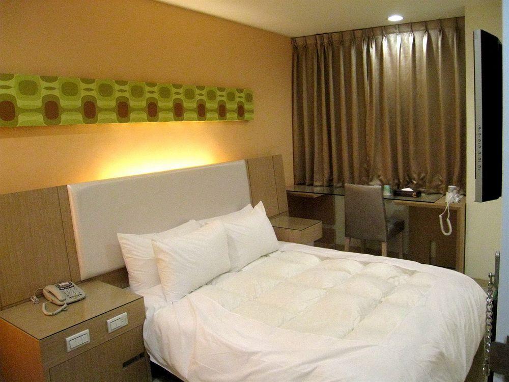 I-Deal Hotel Taichung Esterno foto